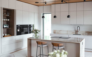 Voiko keittiösaarekkeessa olla liesi?